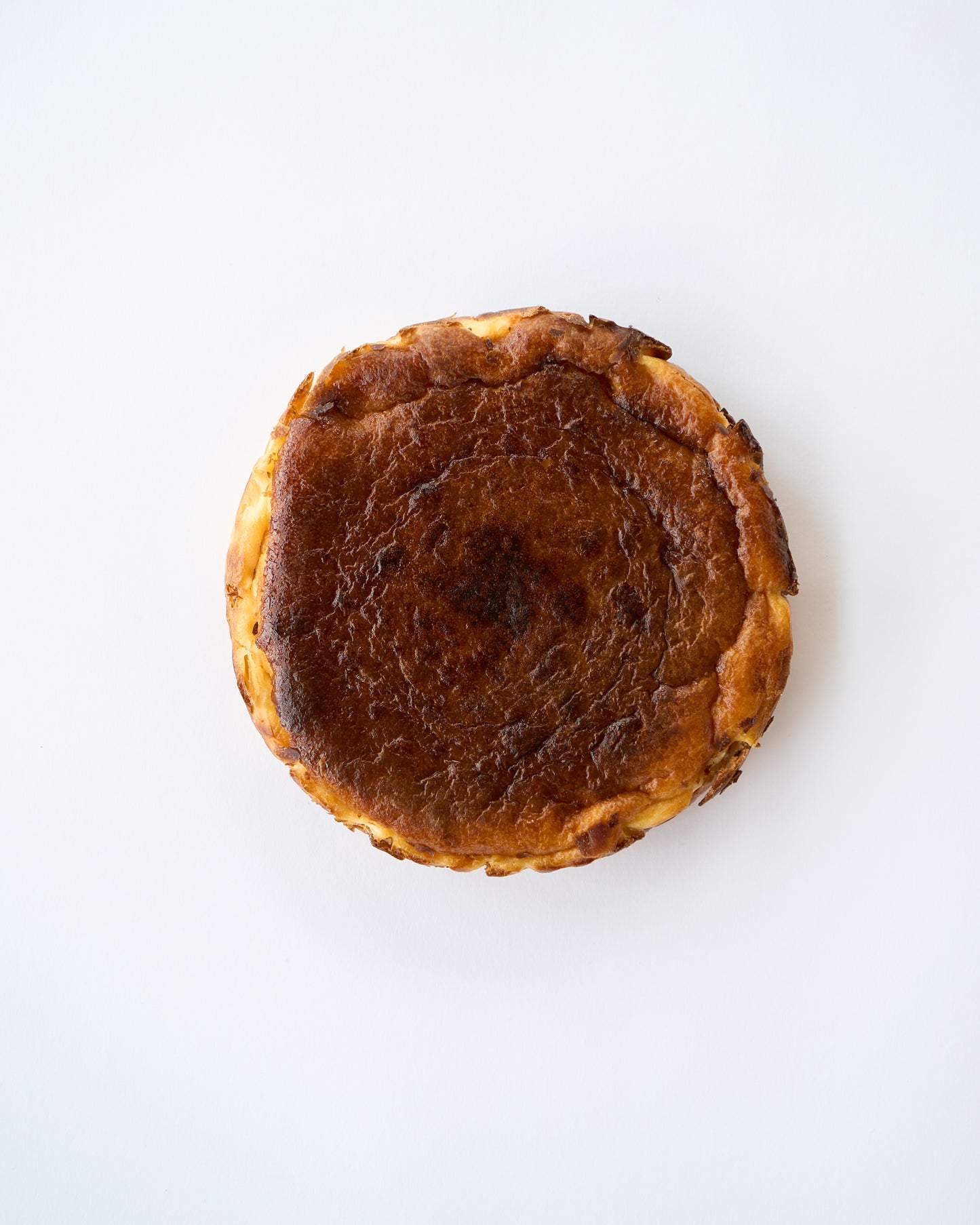 <img src="komeru-basque.jpg" alt="KOMERU限定・濃厚バスクチーズケーキ(チーズケーキ専門店×KOMERUコラボ)" />