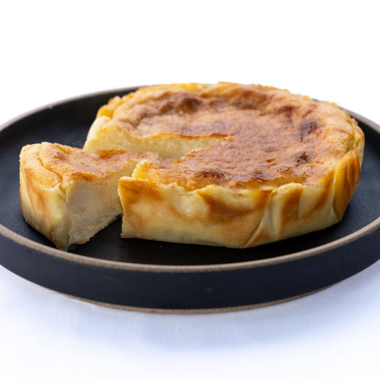 グルテンフリーの米粉バスクチーズケーキ（プチサイズ・ホール12cm）KOMERU人気スイーツ