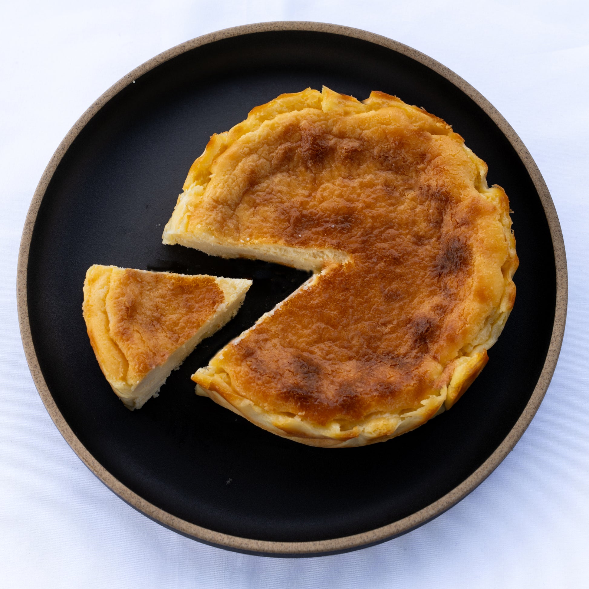 外は香ばしく中はとろける食感の米粉バスクチーズケーキ（プチサイズ）